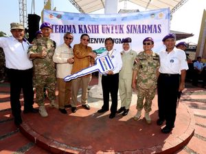 Sinar Mas Serahkan Bantuan Mobil Operasional Kepada UGM