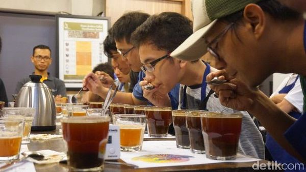 Ini Keseruan Belajar Roasting hingga Cupping Kopi Asli Indonesia