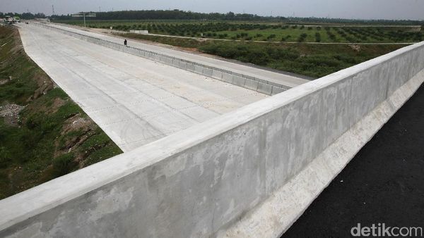 Jokowi Hubungkan Lampung-Aceh Lewat Tol 2.818 Km