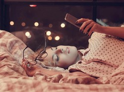 Sering Terbangun Tengah Malam? Ini 4 Kemungkinan Penyebabnya