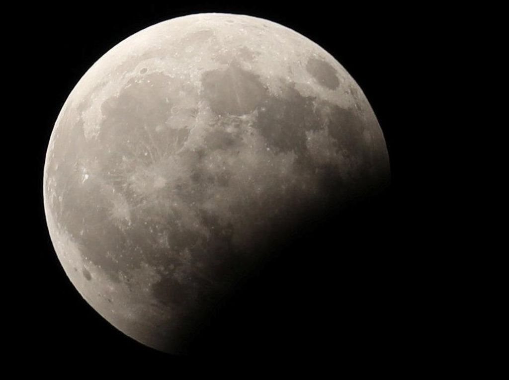 2 Tempat Asyik untuk Sambut Gerhana Bulan