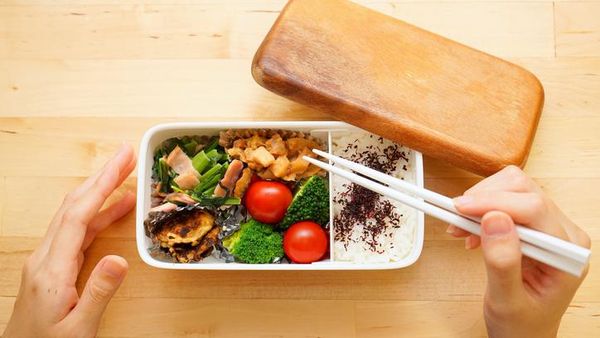Bawa Bekal Makan Siang? Ini 7 Ide Menu Enak untuk Bekal