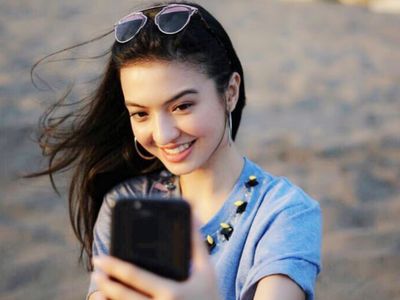 Bos Baru AirAsia Raline Shah Cantik Banget