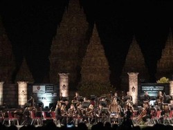 Orkestra Melbourne Cetak Sejarah di Candi Prambanan