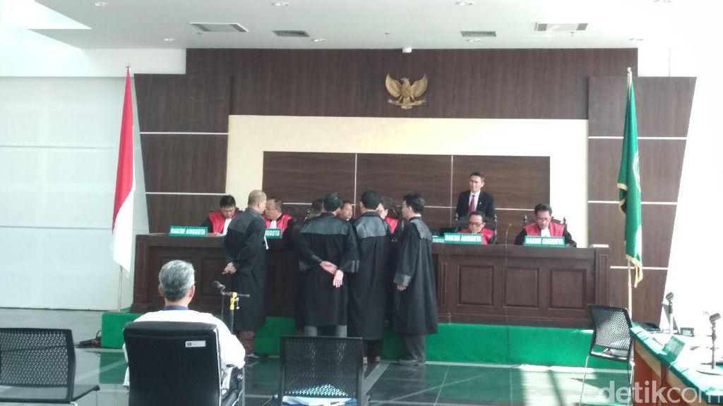 Foto: Ahok Tak Mau Hadir, Begini Suasana Sidang Buni Yani Foto: Ahok Tak Mau Hadir, Begini Suasana Sidang Buni Yani