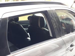 Mobil Putra Wali Kota Risma jadi Korban Kejahatan Pecah Kaca Mobil Putra Wali Kota Risma jadi Korban Kejahatan Pecah Kaca