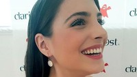 Duro dan Chicharito tidak sungkan untuk berbalas komentar mesra di akun media sosial mereka. Foto: instagram @andreaduro