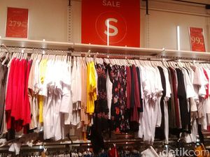 Stradivarius Kota Kasablanka Diskon 50%, T-shirt Mulai dari Rp 89 Ribu