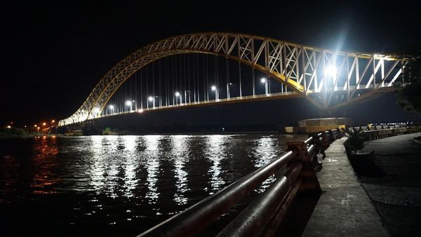 Wisata Malam di Ikon Kota Tenggarong yang Menyimpan Duka