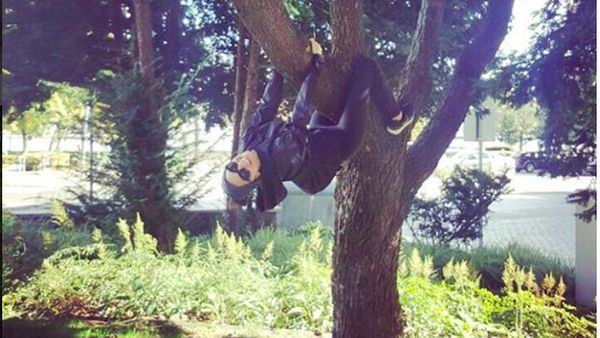 Foto: Panjat Pohon Saja Bisa, Raline Shah Olahraganya Apa Sih?