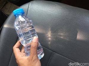 Hati-hati Menyimpan Botol Air Kemasan di Mobil, Bisa Terbakar Lho Hati-hati Menyimpan Botol Air Kemasan di Mobil, Bisa Terbakar Lho