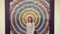 Selera Zhukova memilih background yang Instagramable juga pas. Komposisi pada foto liburannya kali ini menjadi sajiannya lengkap dengan senyum manisnya. (Foto: Instagram)