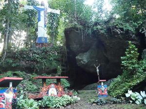 Konon Ada Wanita Menjadi Batu di Kalimantan Konon Ada Wanita Menjadi Batu di Kalimantan