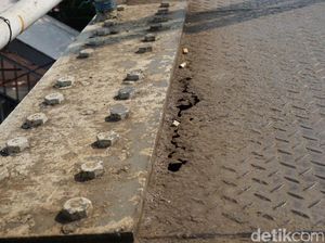 Tangga JPO di Daan Mogot Rusak Parah, Dinas Bina Marga Cek ke Lokasi