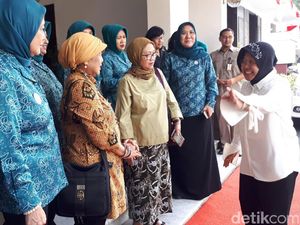 Ini Harapan Wali Kota Risma ke PKK di Surabaya