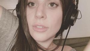 10 Foto Lady Gaga Tanpa Makeup & Kostum Heboh, Bikin Pangling!