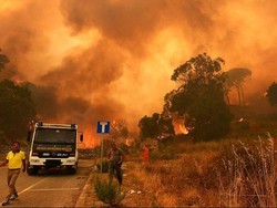 Pemadam Kebakaran Italia Dituduh Picu Kebakaran Demi Uang
