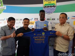 Persib Perkenalkan Ezechiel si Pengganti Cole