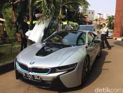 Adu Irit Mobil Listrik dan BBM, Siapa yang Unggul?