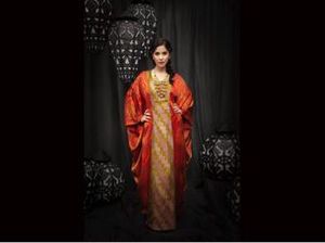 Kemenpar Gandeng Alleira Jadikan Batik Fashion Modern