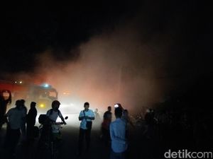 SPBU Simpang Jam Banda Aceh Terbakar SPBU Simpang Jam Banda Aceh Terbakar