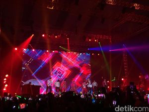 NCT 127 Bakar Energi Penonton di Spotify On Stage