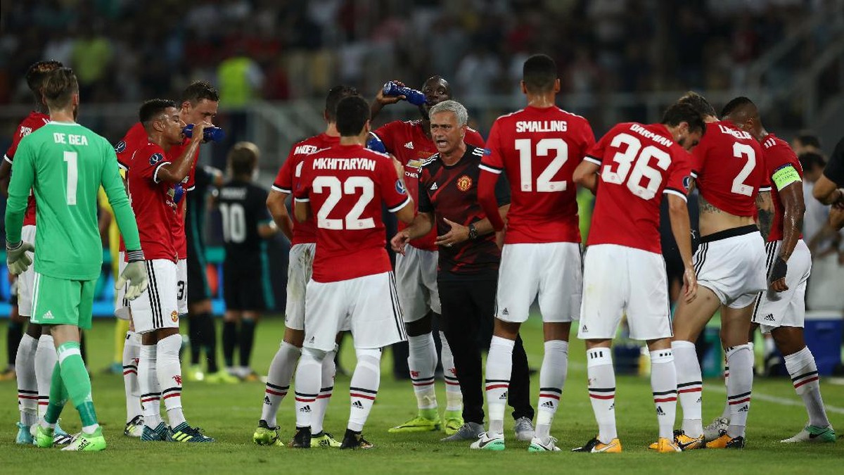 Meski kalah dari Real Madrid, Jose Mourinho senang dengan semangat juang MU (Foto: REUTERS/Eddie Keogh)