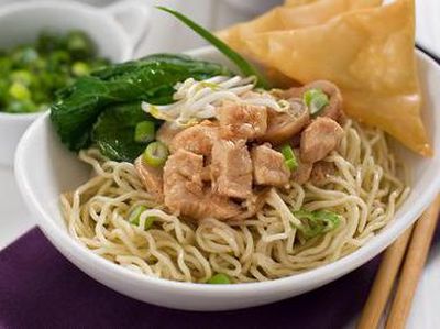 Mau Makan Apa Siang Ini? Cek Dulu Mie Ayam, Soto sampai Nasi Kapau Ini