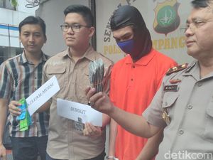Polisi Tangkap Penjual Dumolid Berkedok Toko Kosmetik di Cinere Polisi Tangkap Penjual Dumolid Berkedok Toko Kosmetik di Cinere
