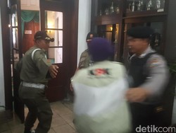 Geledah Kantor Wali Kota Malang, KPK Bawa Dua Koper Besar