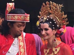 Cerita Pria Makassar yang Nikahi Bule Prancis: Ngobrol Pakai Google Translate