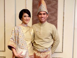 Kata Siapa Cewek Pintar Bikin Cowok Takut, 8 Artis Buktikan Itu Salah