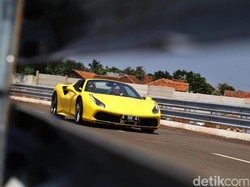 Ngebut Bareng Ferrari 488 Spider