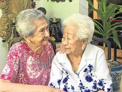 Friendship Goals, Dua Nenek-nenek Ini Sudah Berteman Selama 80 Tahun
