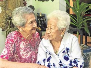 Friendship Goals, Dua Nenek-nenek Ini Sudah Berteman Selama 80 Tahun Friendship Goals, Dua Nenek-nenek Ini Sudah Berteman Selama 80 Tahun