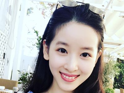 Foto: Ini Wanita Cantik Miliarder Termuda di China yang Bikin Pria Kagum