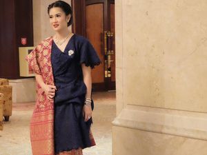 Foto: Cantiknya Dian Sastrowardoyo Berbalut Kain Nusantara