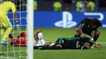 Di Satu Laga, Fellaini Punya Dua Momen yang Jadi Meme