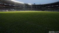 Dari sekian perubahan yang nantinya akan mempercantik stadion kebanggan jakarta ini, yakni keberadaan lampu pencahayaan yang paling mahal.