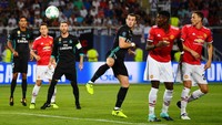 Gareth Bale langsung mendapatkan peluang saat laga baru berjalan tiga menit. Tapi sepakannya dari depan gawang masih melambung. (Foto: Getty Images Sport)