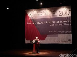 Kenang Sutan Takdir, Refly Harun Pidato Jebakan Politik Elektoral Kenang Sutan Takdir, Refly Harun Pidato Jebakan Politik Elektoral