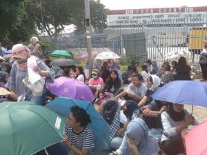 Antre dari Subuh, Begini Barisan Calon Penonton Spotify On Stage