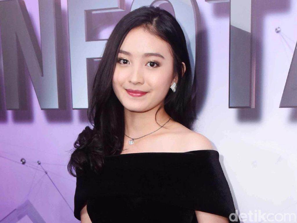 Asmara dengan Verrell Dianggap Gimick, Natasha Wilona Tak Ambil Pusing Asmara dengan Verrell Dianggap Gimick, Natasha Wilona Tak Ambil Pusing