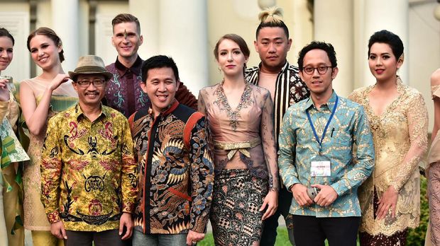 Ferry Sunarto saat fashion show Festival Indonesia Moscow 2017.