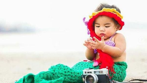 Foto: Gemas! Saat si Kecil Berpose Seperti Putri Duyung