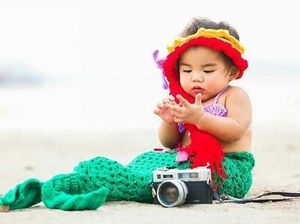 Foto: Gemas! Saat si Kecil Berpose Seperti Putri Duyung