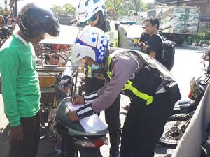 Satu Hari, 504 Pelanggar Lalin di Surabaya Ditilang