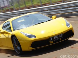 Ngebut Bareng Ferrari 488 Spider di Sirkuit Jalanan BSD