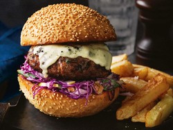 Bikin Ngiler! Ini 10 Cheese Burger yang Berlelehan Keju Lumer (2)