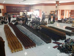6 Ribu Botol Miras dari Singapura Diselundupkan Pakai Koper